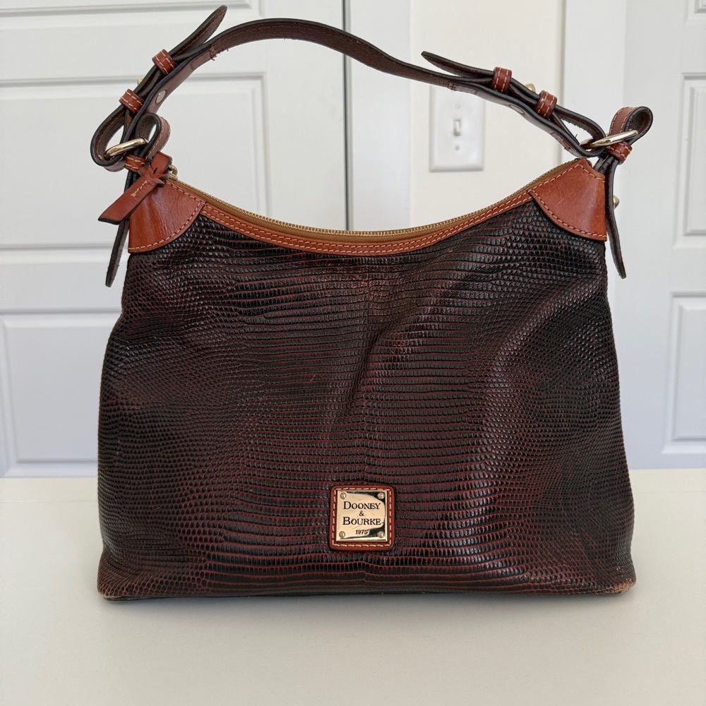 Dooney & Bourke Brown Leather Shoulder Bag with Classic Design